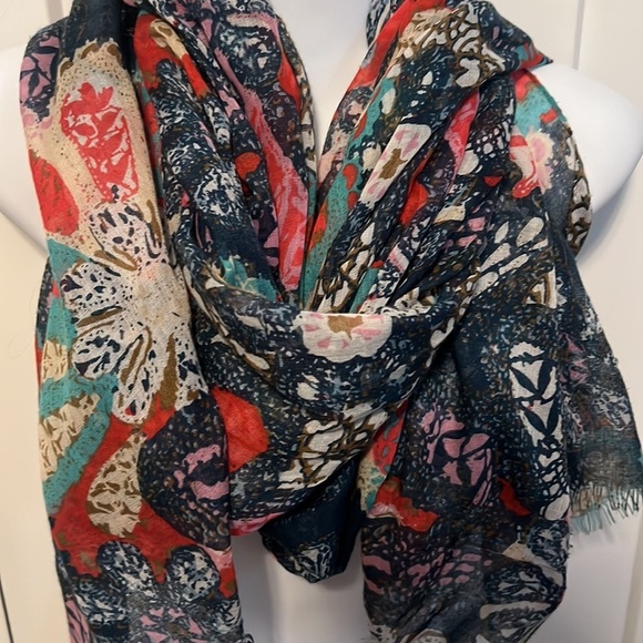 Old Navy fashion scarf with navy, red & pink - Picture 2 of 4